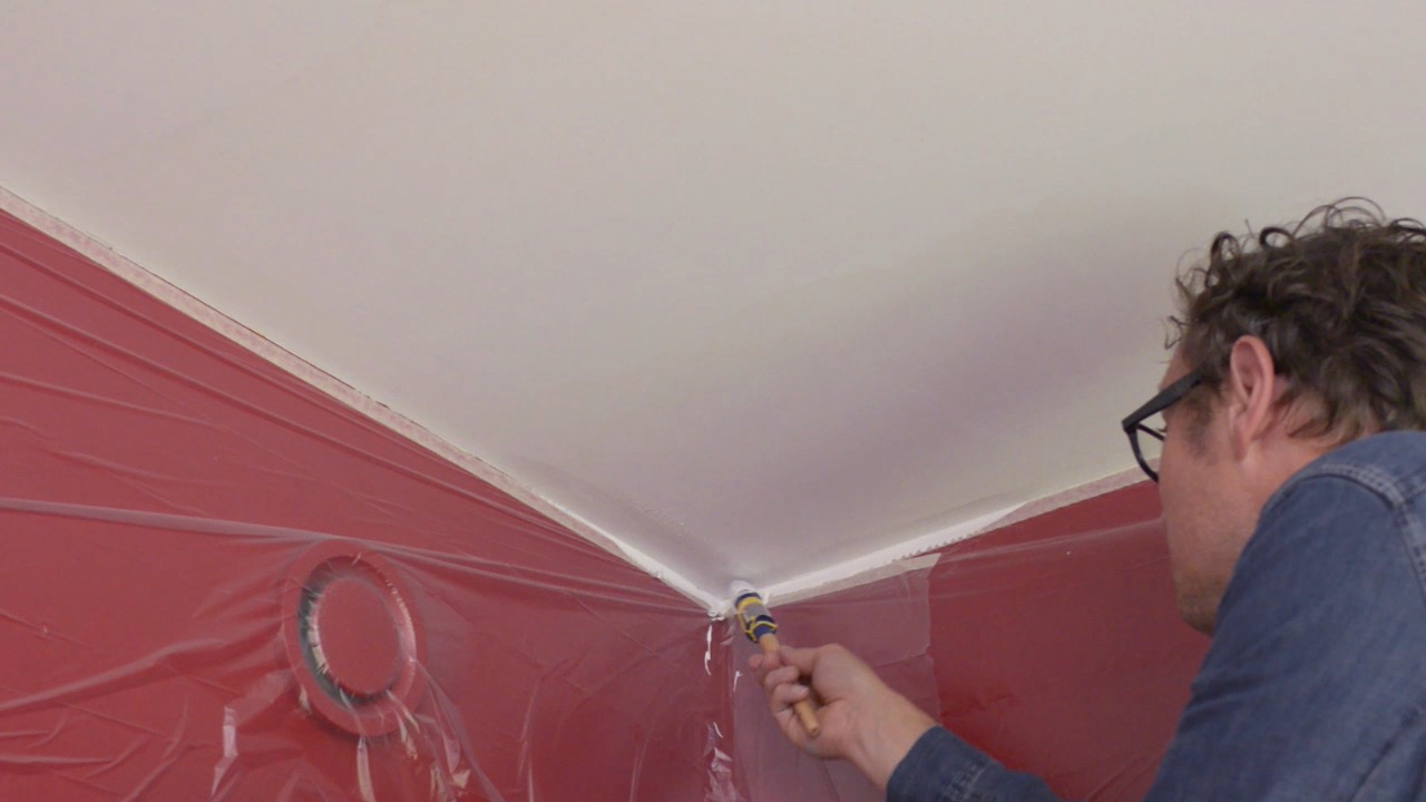 Malowanie sufitu - radzimy, jak malować sufit bez smug | Dulux